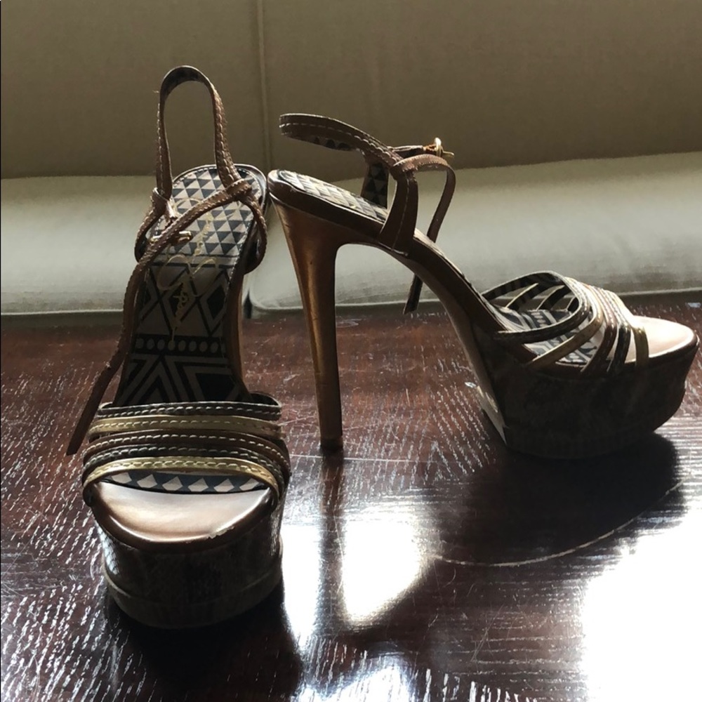 Jessica Simpson high heel sandals 👡